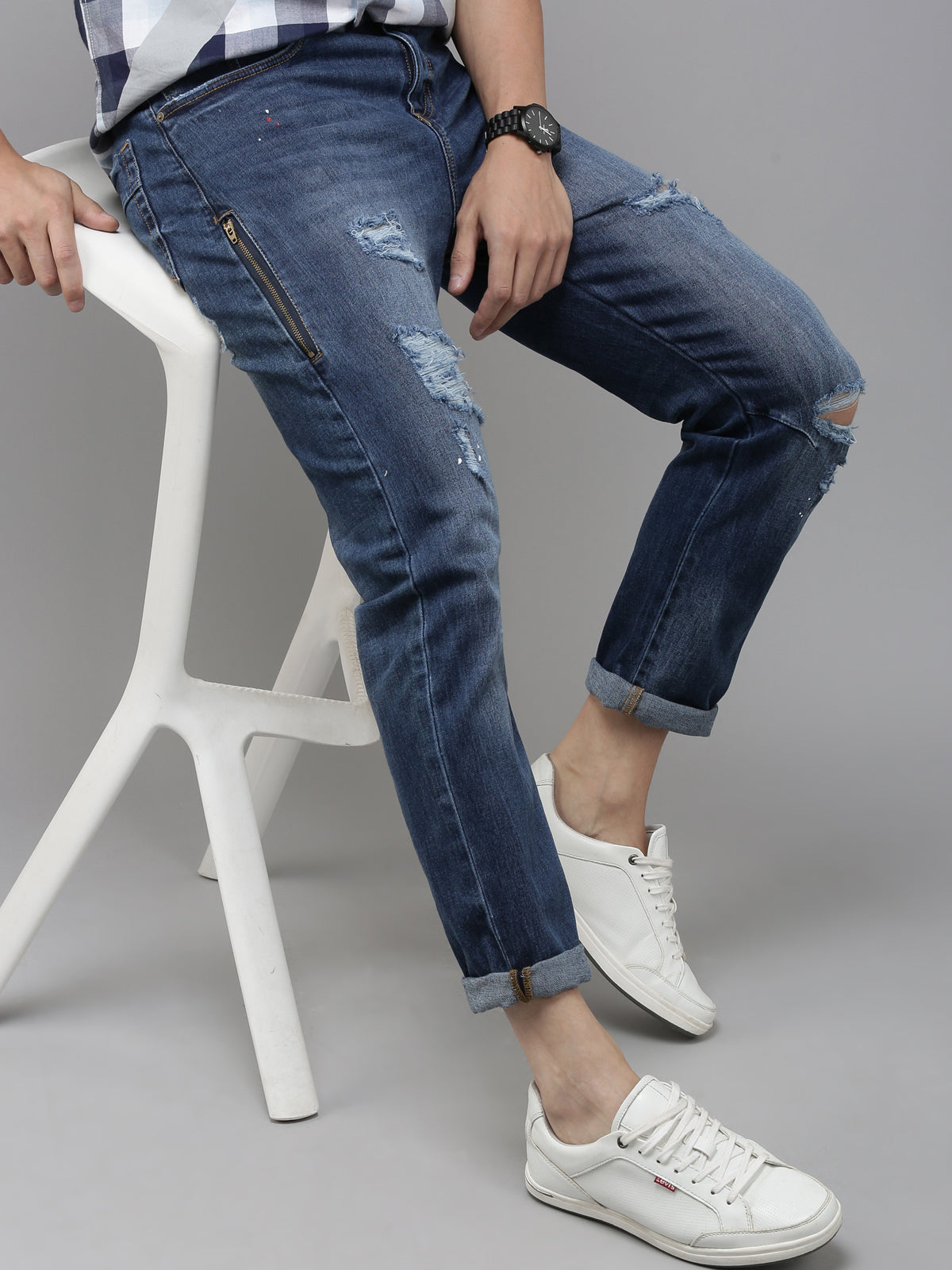 Men Smart Slim Fit Ripped Look Light Fade Denim Jeans